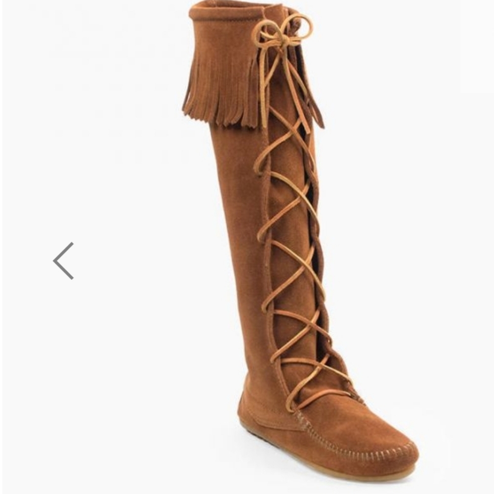 Minnetonka lace up suede moccasin boots